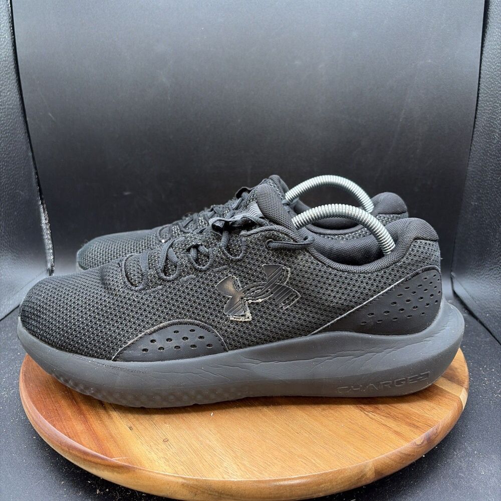 Under Armour Charged Surge 4 Mens Size 11 Running Shoes 3027000-002 Black